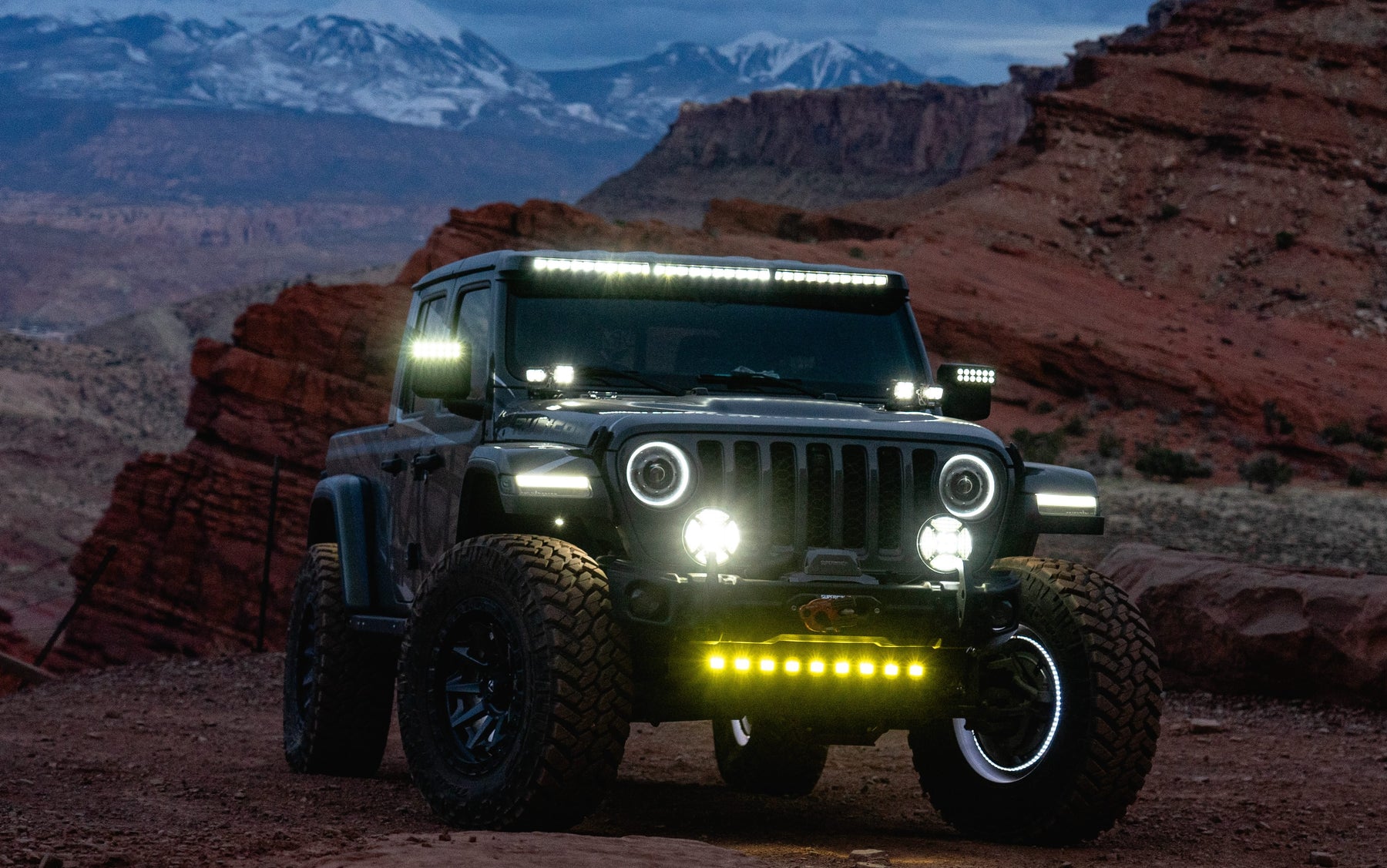 Revamp Your Jeep’s Look and Lighting: The ORACLE Integrated LED Light Bar